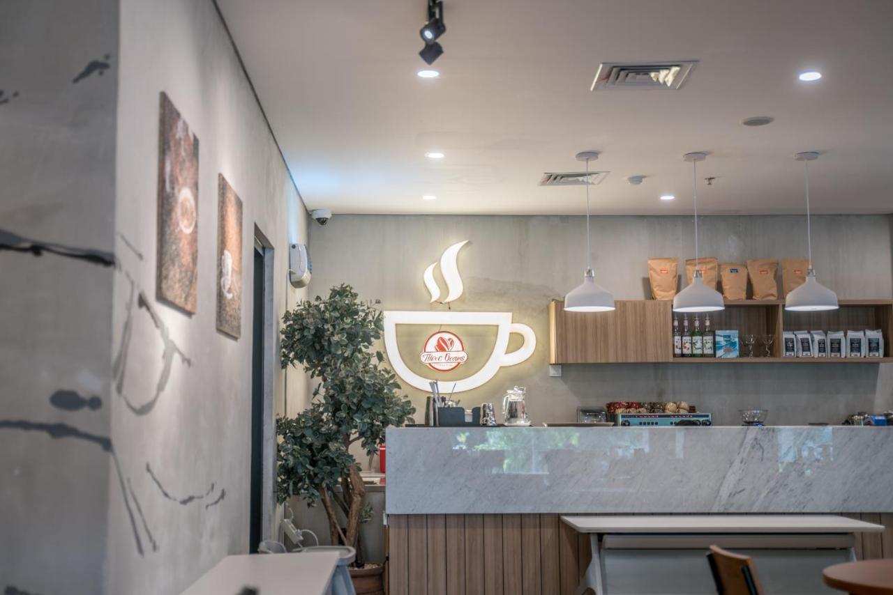 All Nite & Day Kebon Jeruk Jacarta Exterior foto